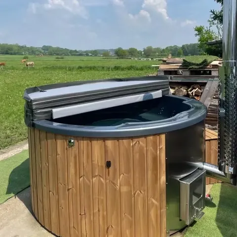 Hot Tub unter dem Sternenhimmel